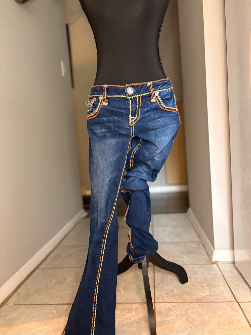 Zana Di Women’s Dark Blue Skinny Jeans with Contrasting Yellow Stitching
